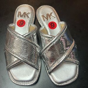 Michael Kors Gideon Slide size 6 new no box